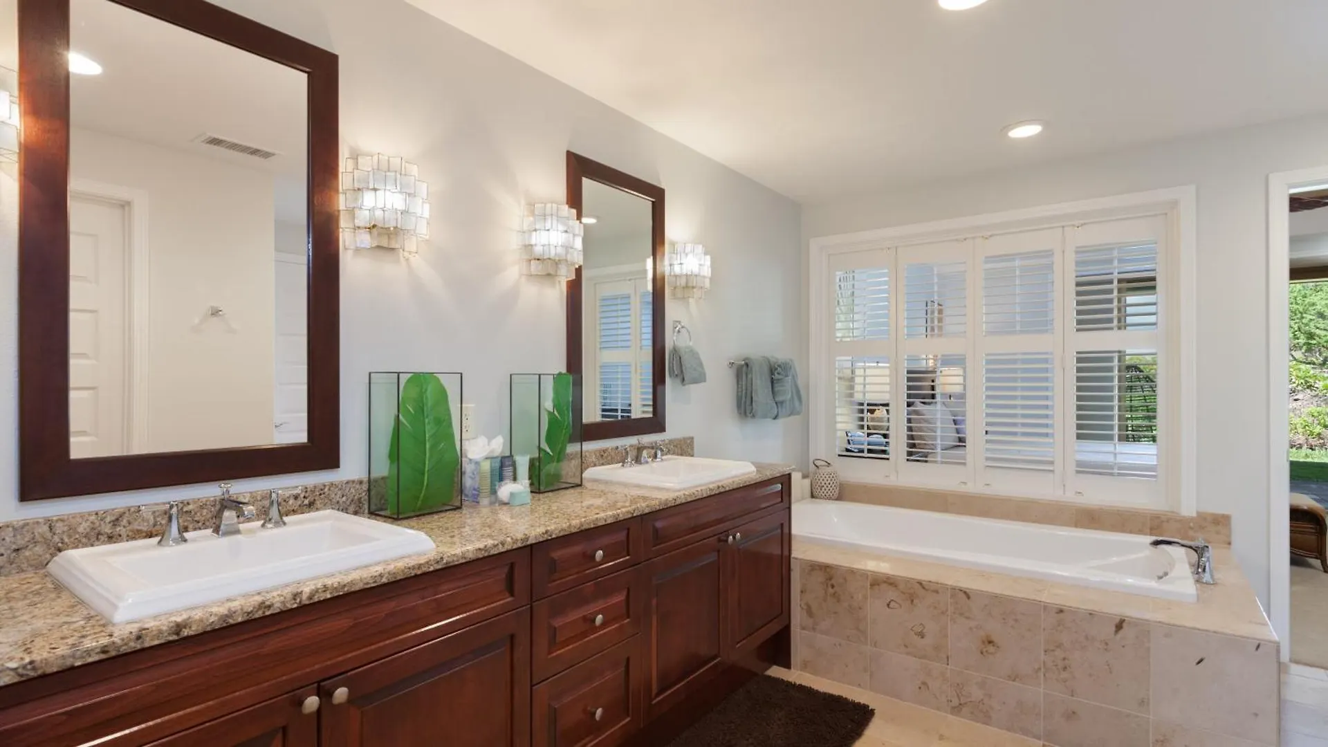 Semesterbostad Slice Of Paradise Well-Appointed 4Br Kamilo Home With Private Beach Club Waikoloa USA